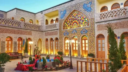 رزرو اقامتگاه سنتی شیراز با امکانات مدرن برای تجربهای متفاوت
