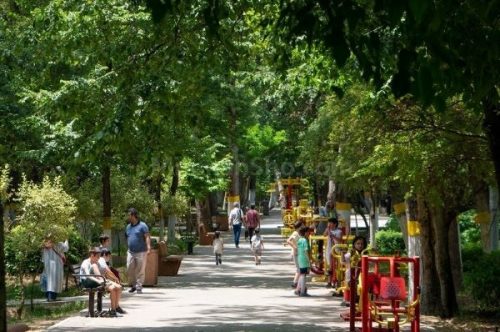 کشف چشم‌انداز نو در پارک قیطریه تهران با بررسی مسیرهای دسترسی و امکانات رفاهی
