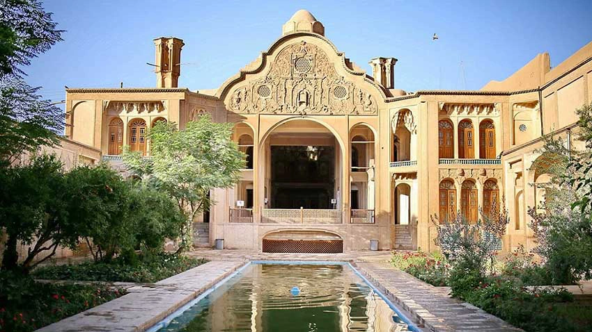 گشت و گذار در هنر و تاریخ بالات استانبول با ایران چارتر